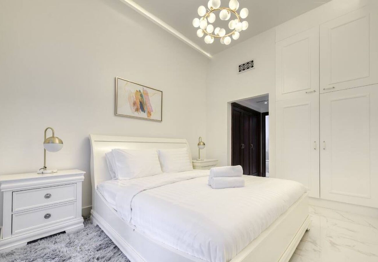 Apartment in Dubai - Downtown Beautiful 1bed with outdoor garden 