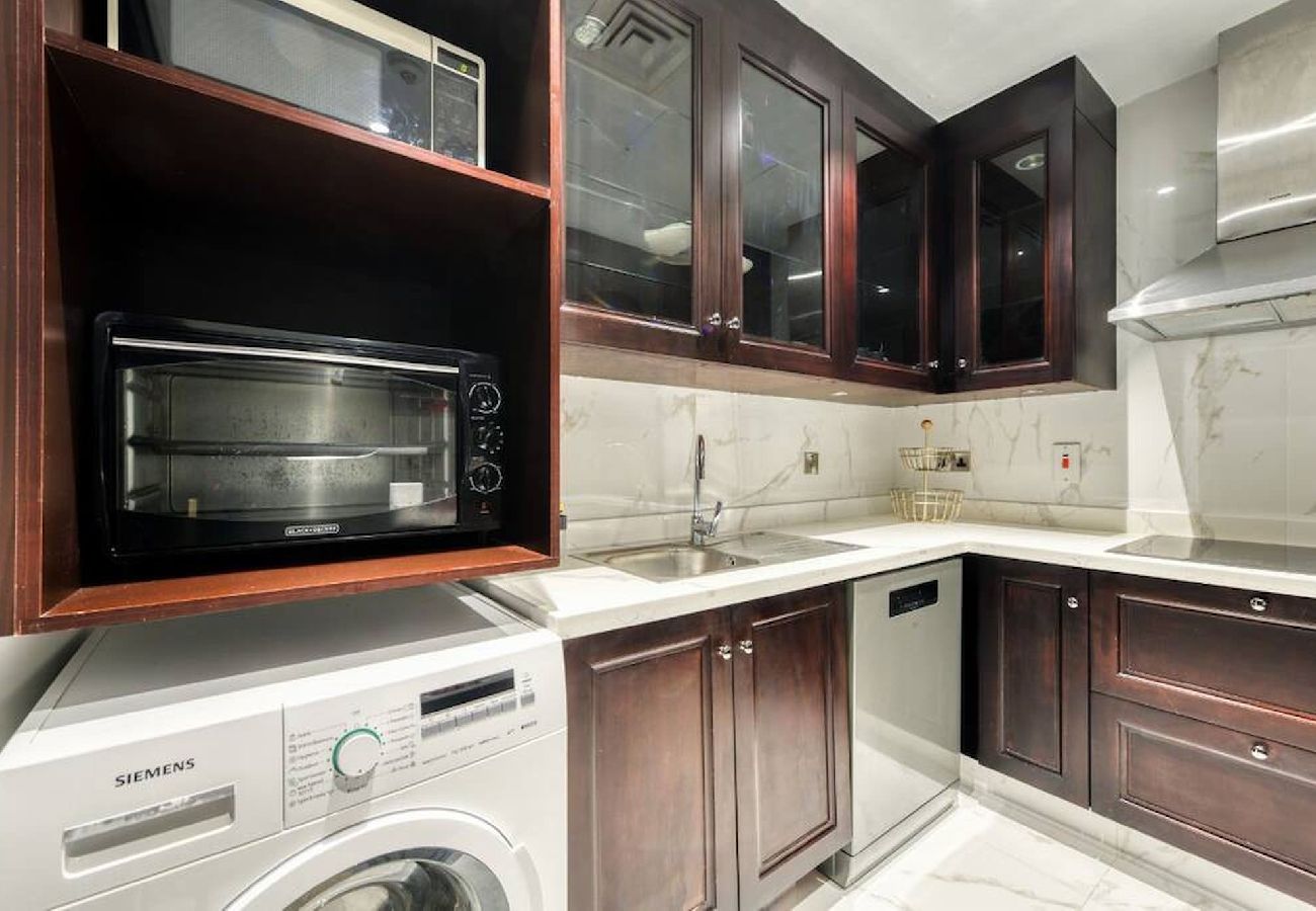 Apartment in Dubai - Downtown Beautiful 1bed with outdoor garden 