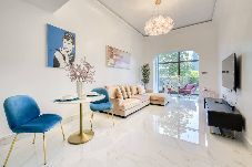 Apartment in Dubai - Downtown Beautiful 1bed with outdoor...