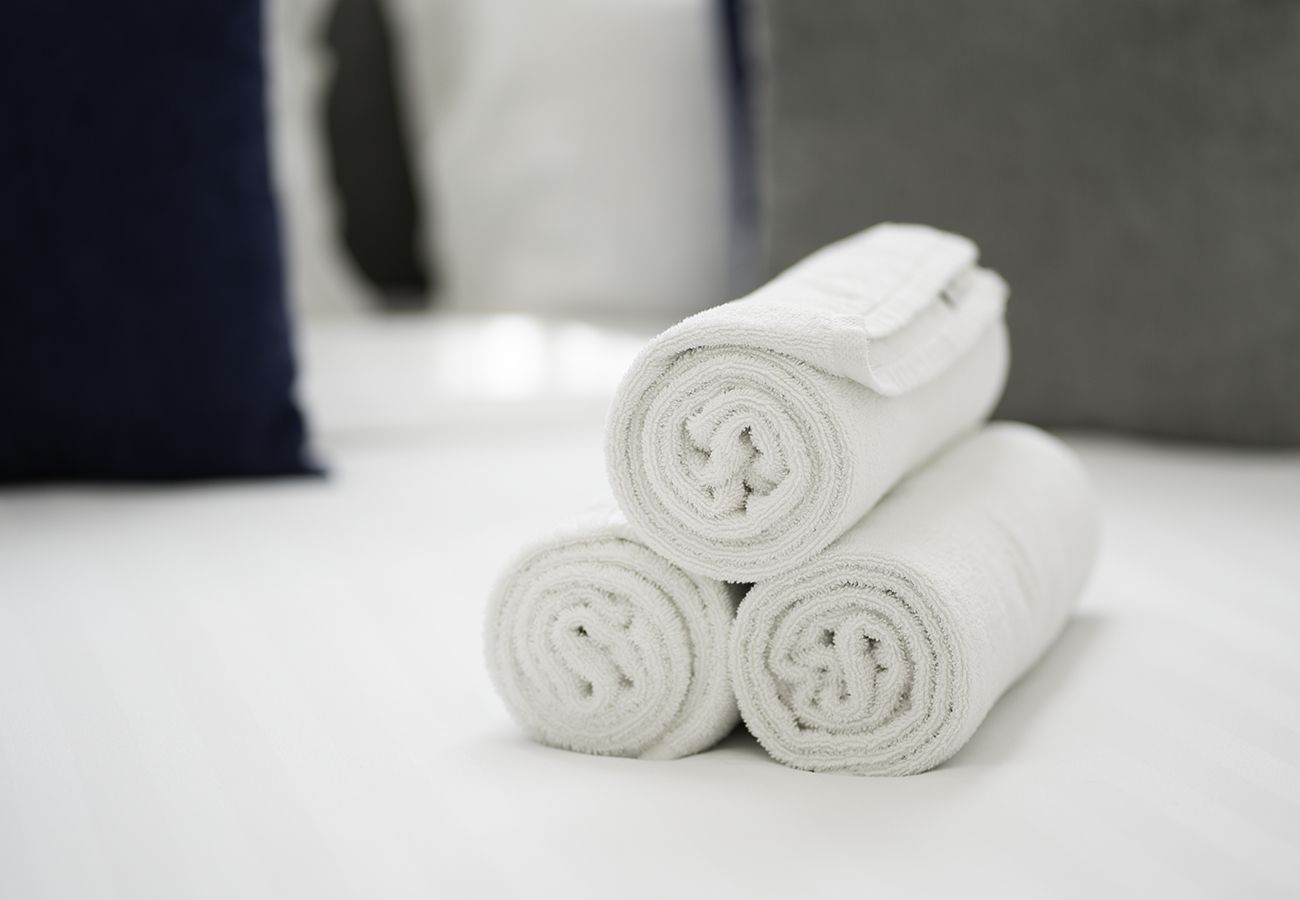 Apartment in Dubai - Luxury 2 BR Stunning Views 67th Floor Dubai Marina