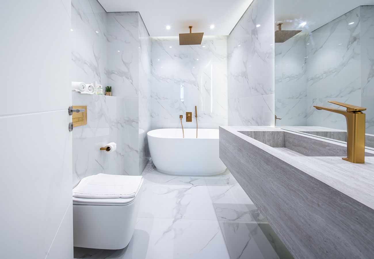 Apartment in Dubai - Luxury 2 BR Stunning Views 67th Floor Dubai Marina