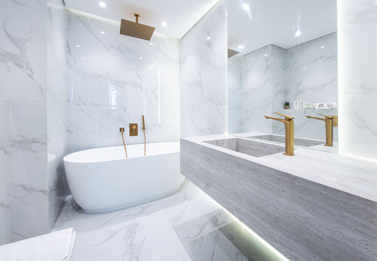 Apartment in Dubai - Luxury 2 BR Stunning Views 67th Floor Dubai Marina