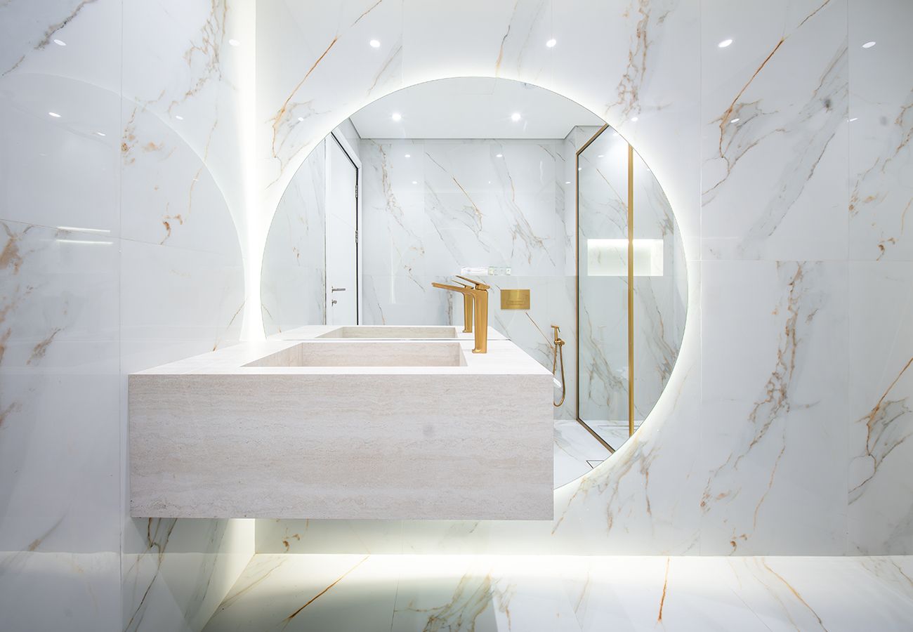 Apartment in Dubai - Luxury 2 BR Stunning Views 67th Floor Dubai Marina