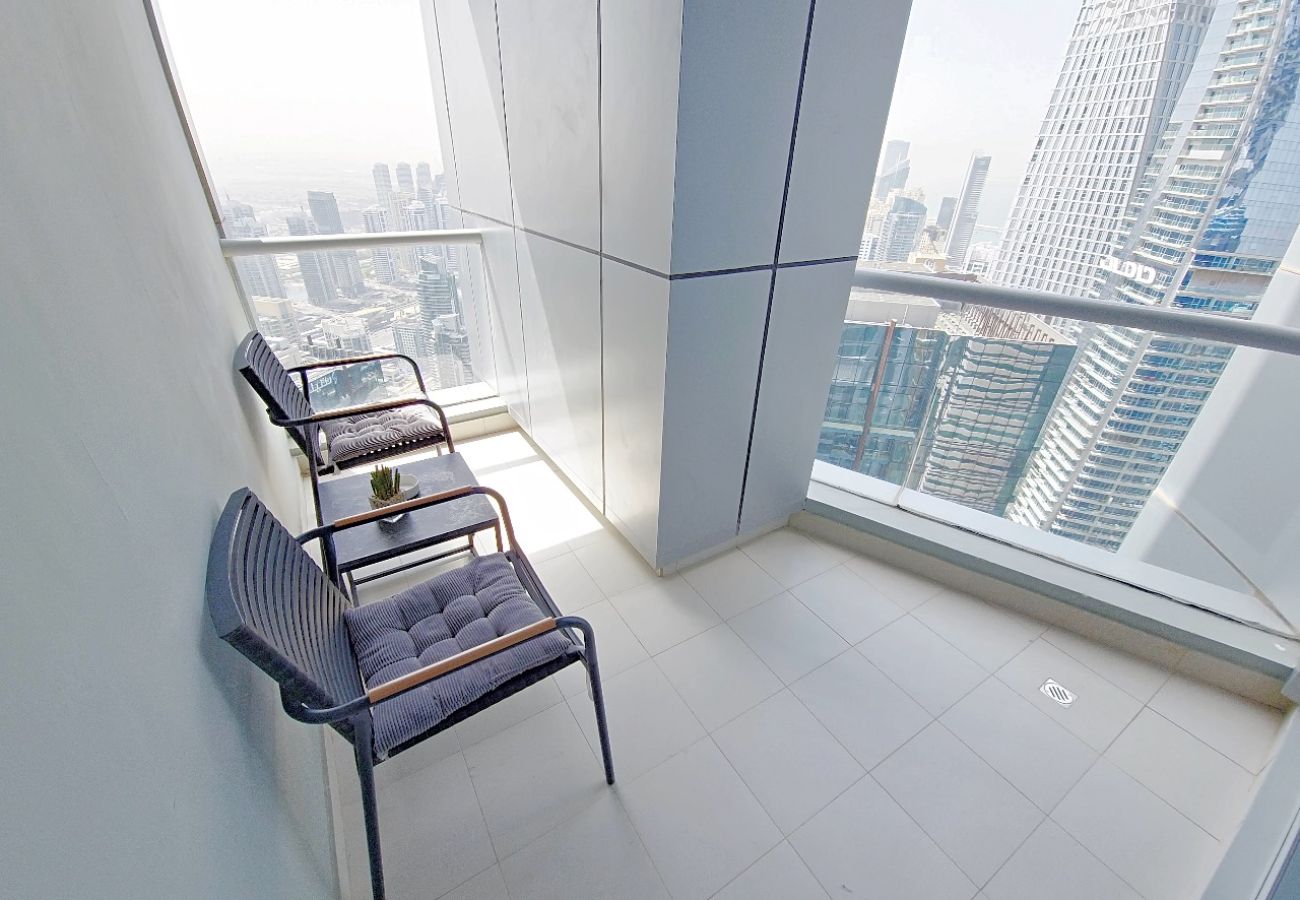 Apartment in Dubai - Luxury 2 BR Stunning Views 67th Floor Dubai Marina