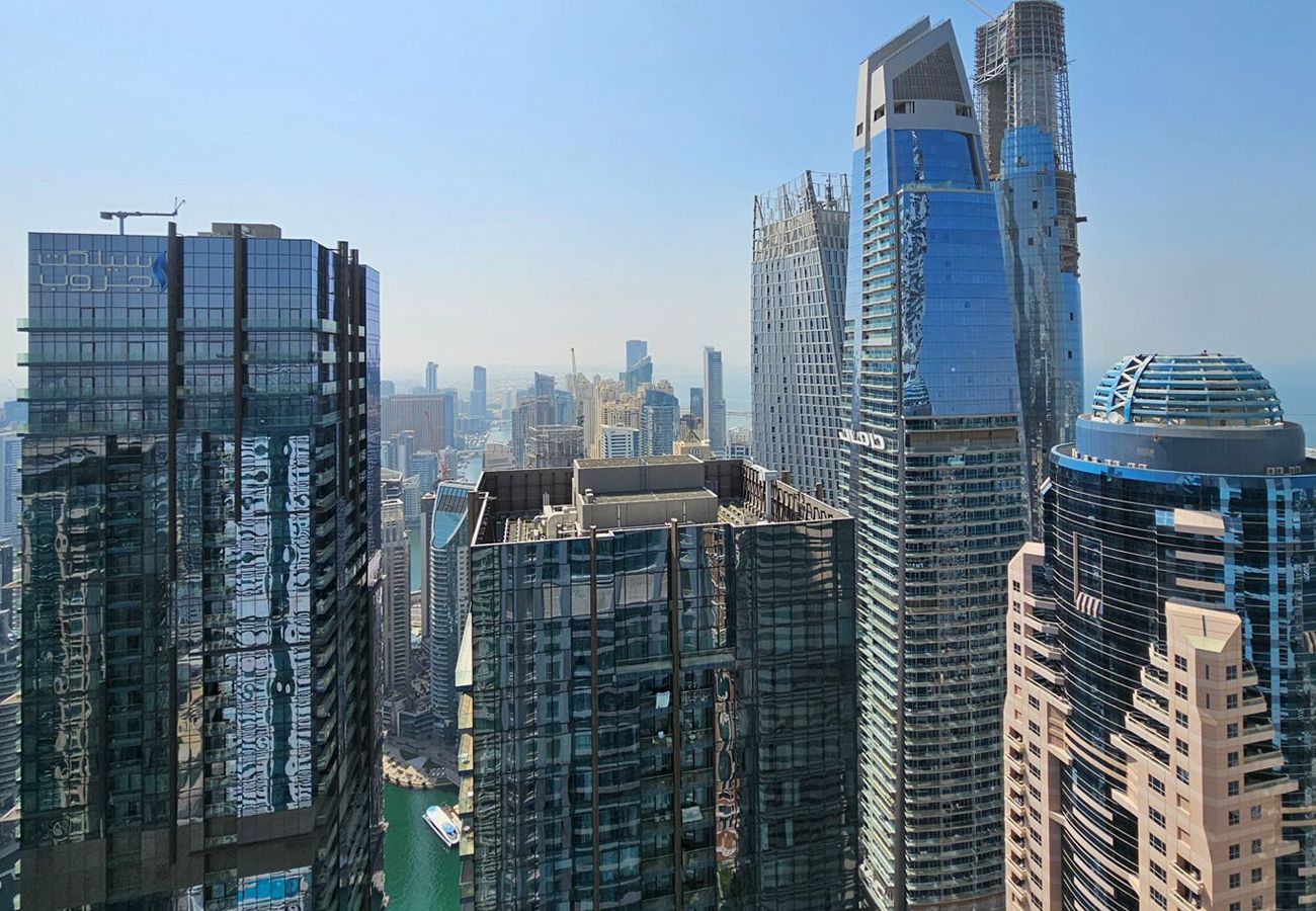 Apartment in Dubai - Luxury 2 BR Stunning Views 67th Floor Dubai Marina