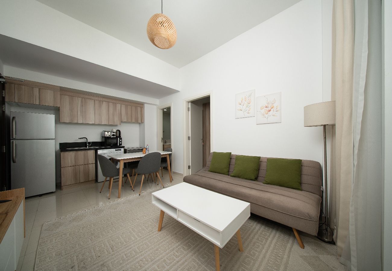 Apartment in Dubai - Cosy 1 Bedroom Apartment in Golf Vita, Damac Hills