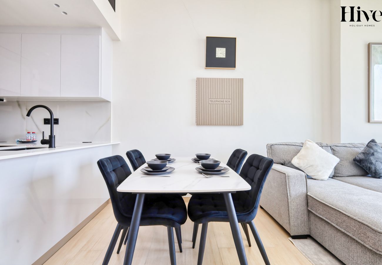 Apartment in Dubai - Brand New 1 Bed Apartment in JVC