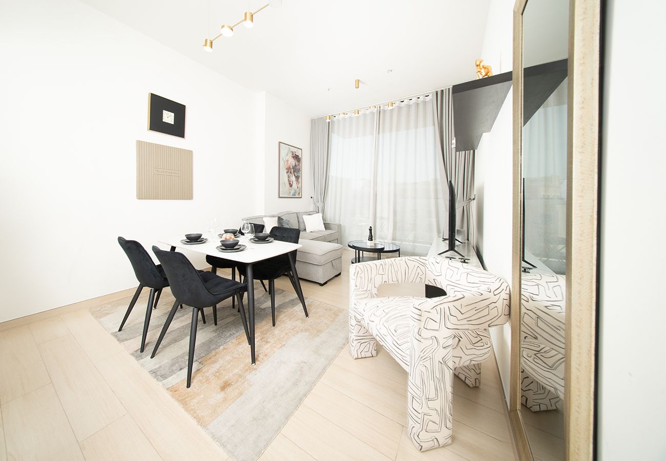 Apartment in Dubai - Brand New 1 Bed Apartment in JVC