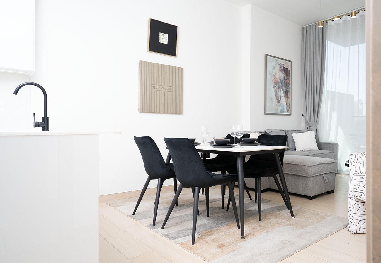 Apartment in Dubai - Brand New 1 Bed Apartment in JVC