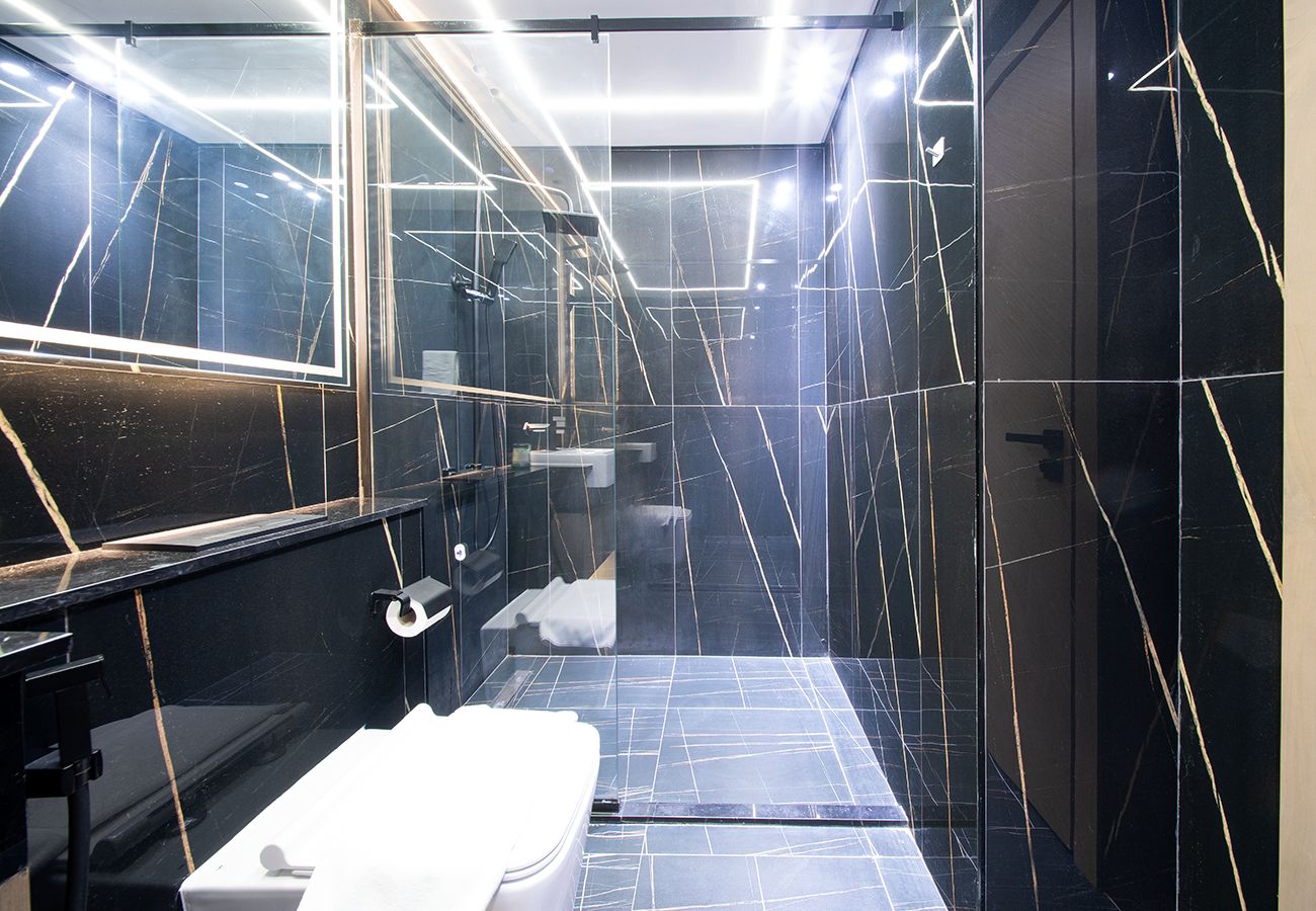 Apartment in Dubai - Brand New 1 Bed Apartment in JVC