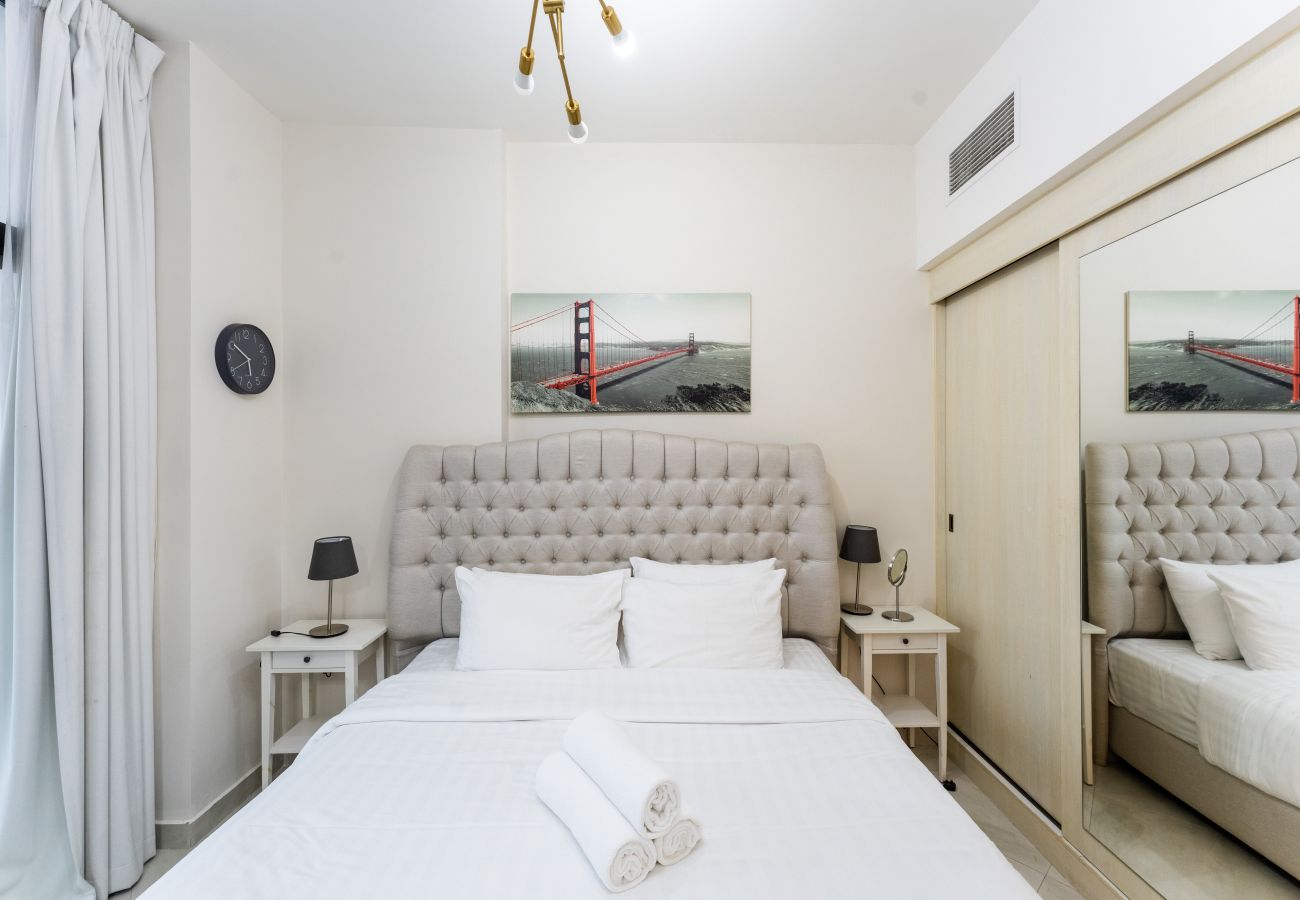 Apartment in Dubai - Binghatti Avenue 911