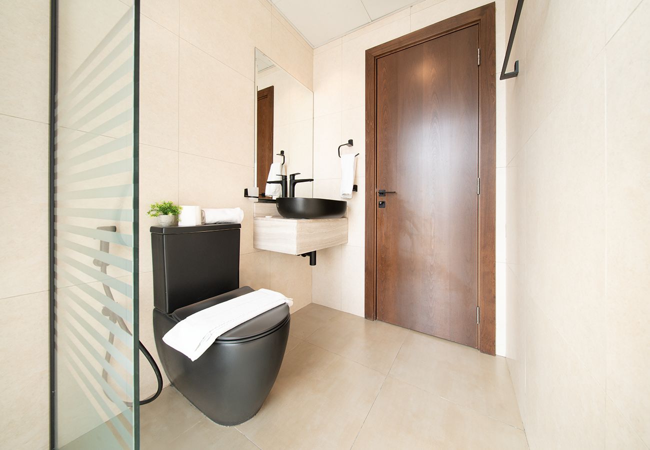 Apartment in Dubai - Spacious 2 Bed in Binghatti Gateway