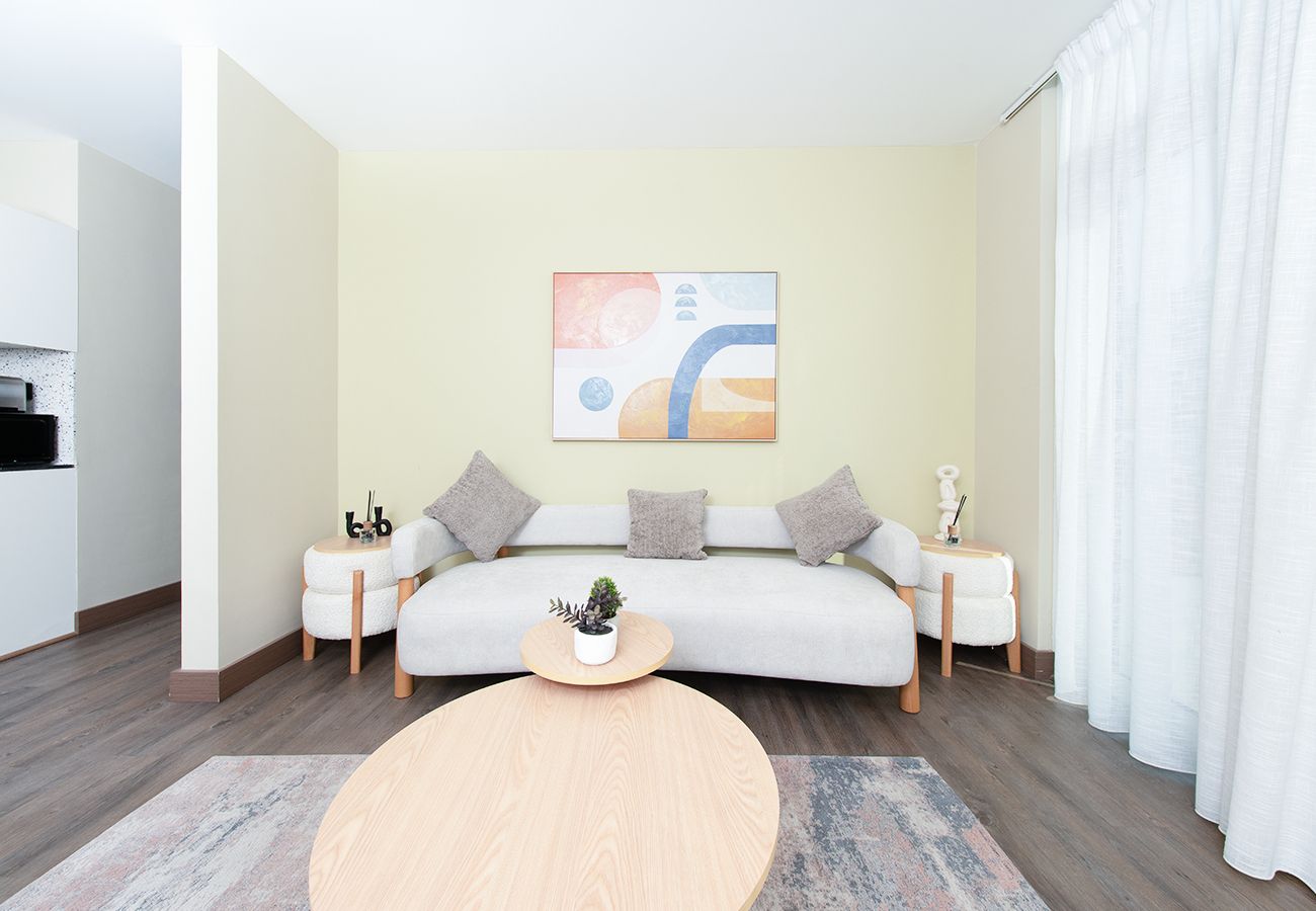 Apartment in Dubai - Spacious 2 Bed in Binghatti Gateway