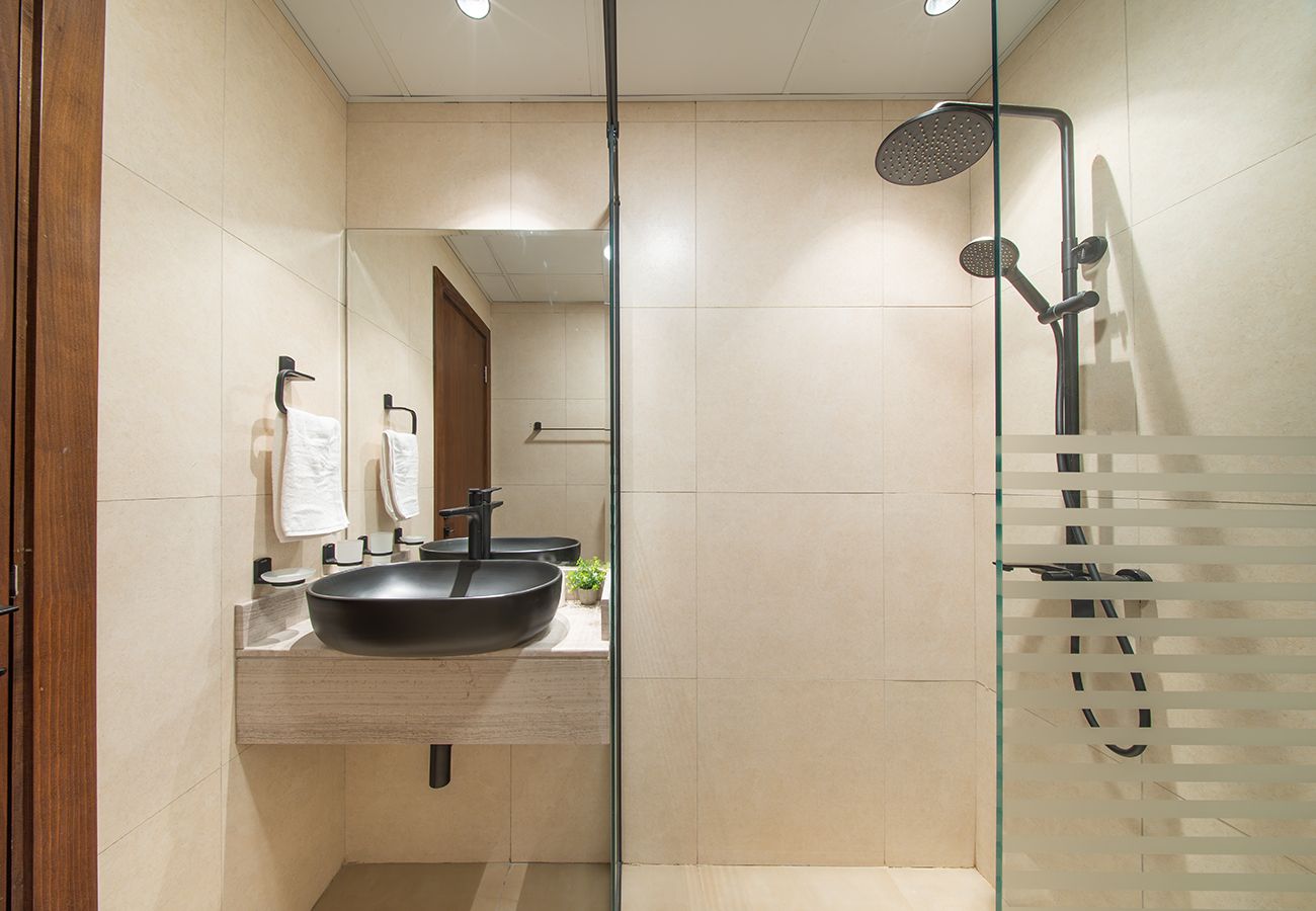 Apartment in Dubai - Spacious 2 Bed in Binghatti Gateway