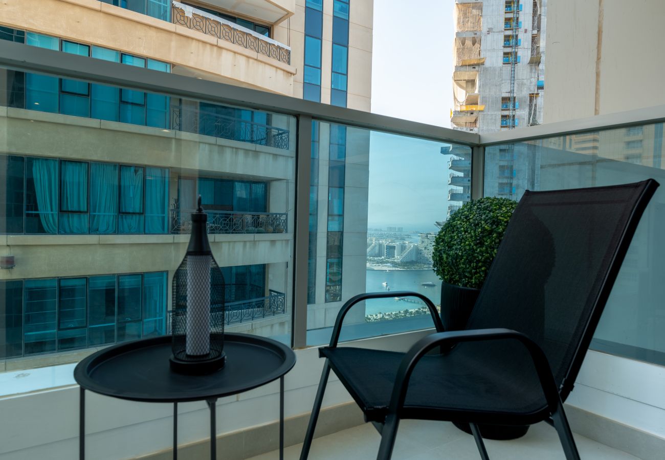 Apartment in Dubai - Stunning 1 Bed Apartment in Marina Arcade