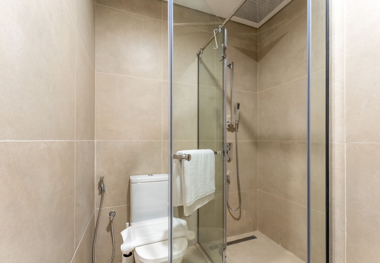 Apartment in Dubai - Stunning 1 Bed Apartment in Marina Arcade