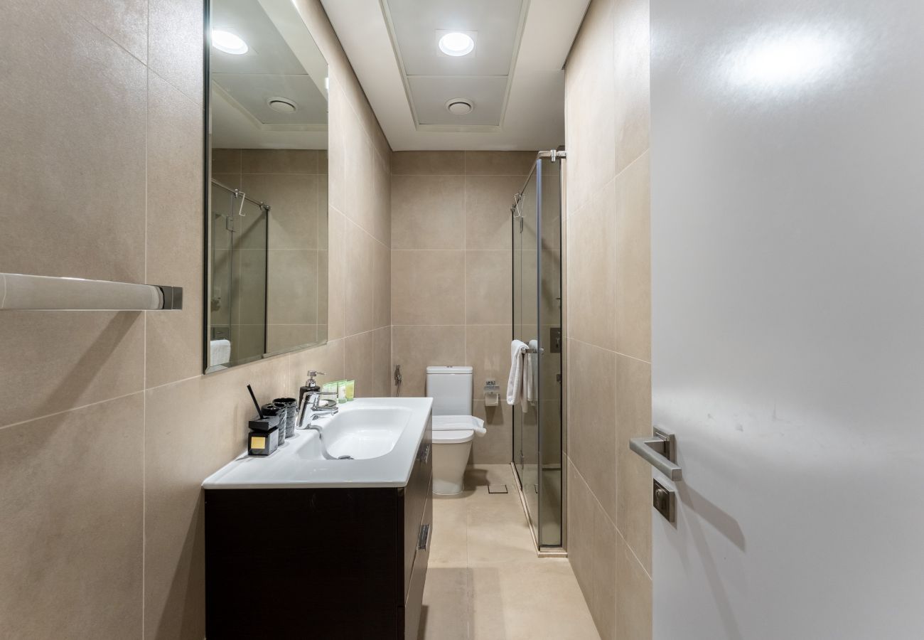 Apartment in Dubai - Stunning 1 Bed Apartment in Marina Arcade