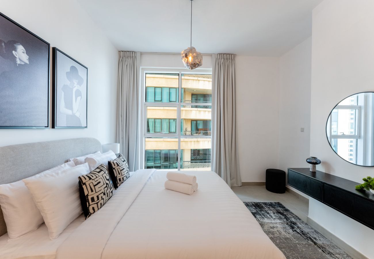 Apartment in Dubai - Stunning 1 Bed Apartment in Marina Arcade