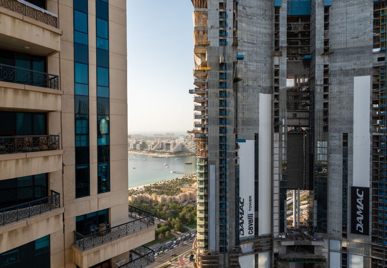 Apartment in Dubai - Stunning 1 Bed Apartment in Marina Arcade