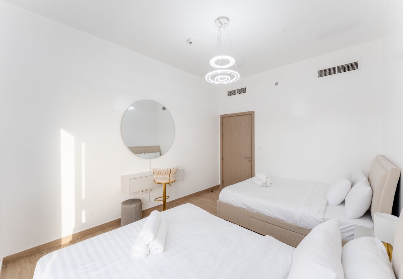 Apartment in Sharjah - Stunning 2 Bed in Cyan Beach Residence