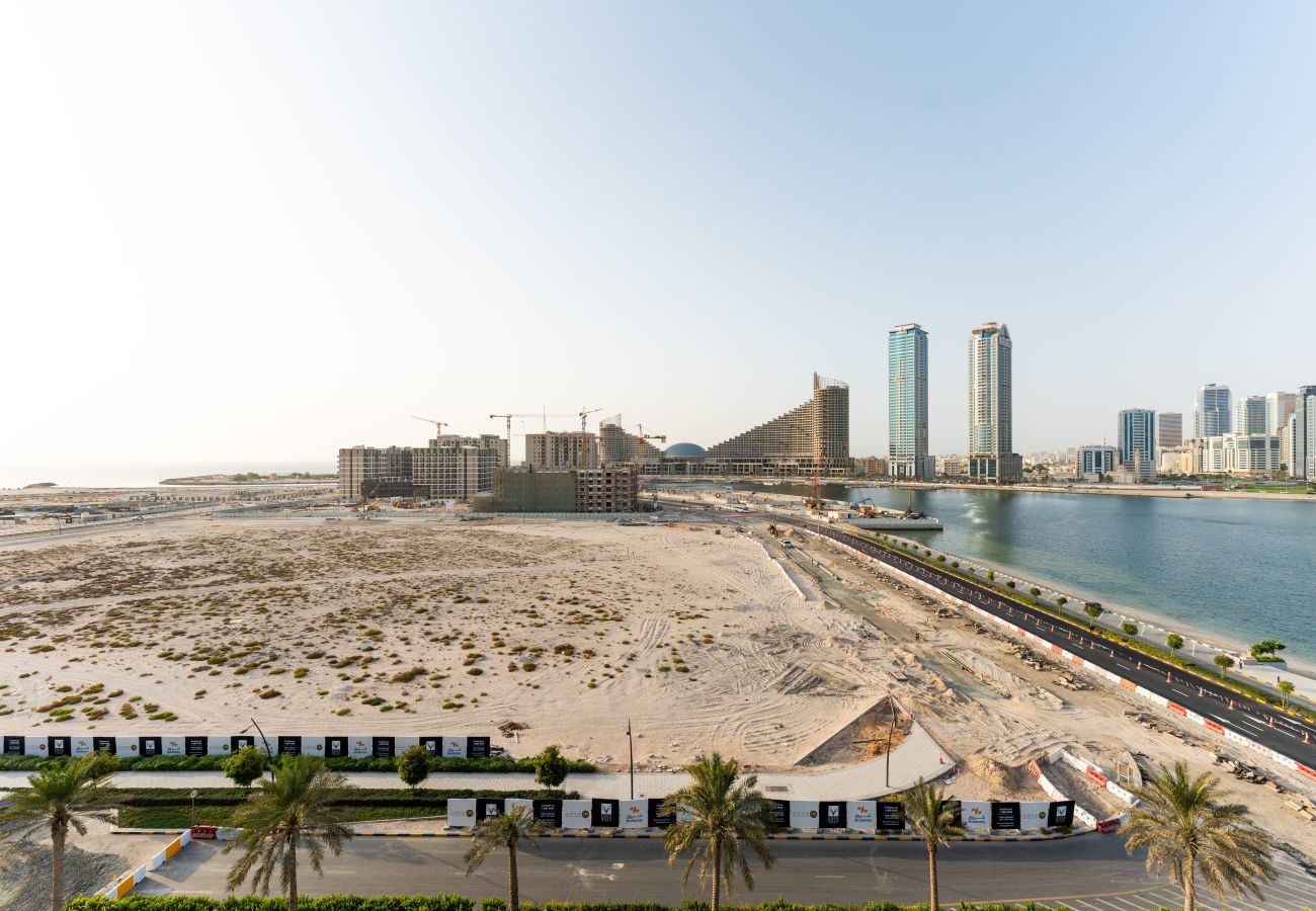 Apartment in Sharjah - Stunning 2 Bed in Cyan Beach Residence
