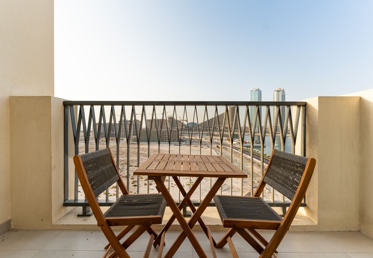 Apartment in Sharjah - Stunning 2 Bed in Cyan Beach Residence
