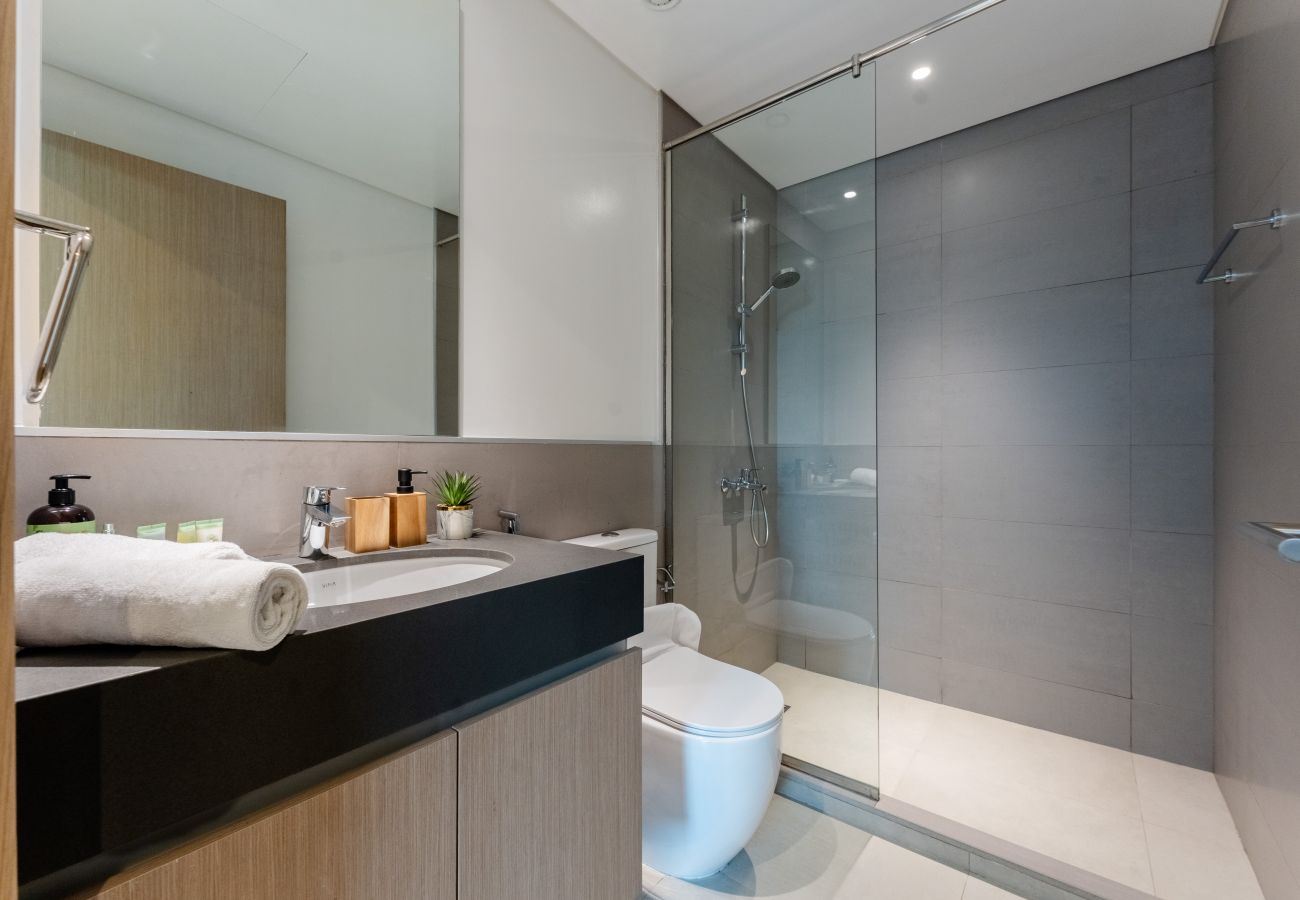 Apartment in Sharjah - Stunning 2 Bed in Cyan Beach Residence
