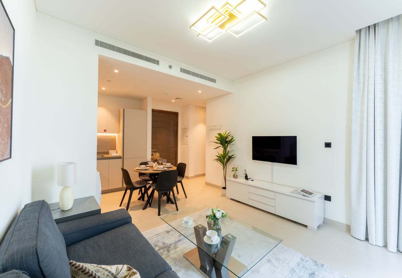 Apartment in Dubai - Beautiful 1 Bed in Sobha Creek Vista