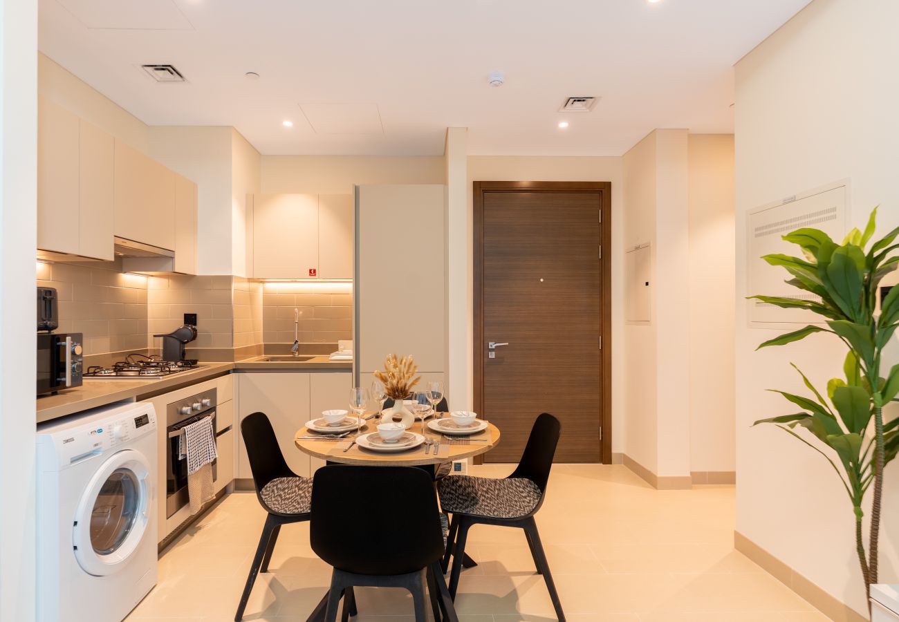 Apartment in Dubai - Beautiful 1 Bed in Sobha Creek Vista