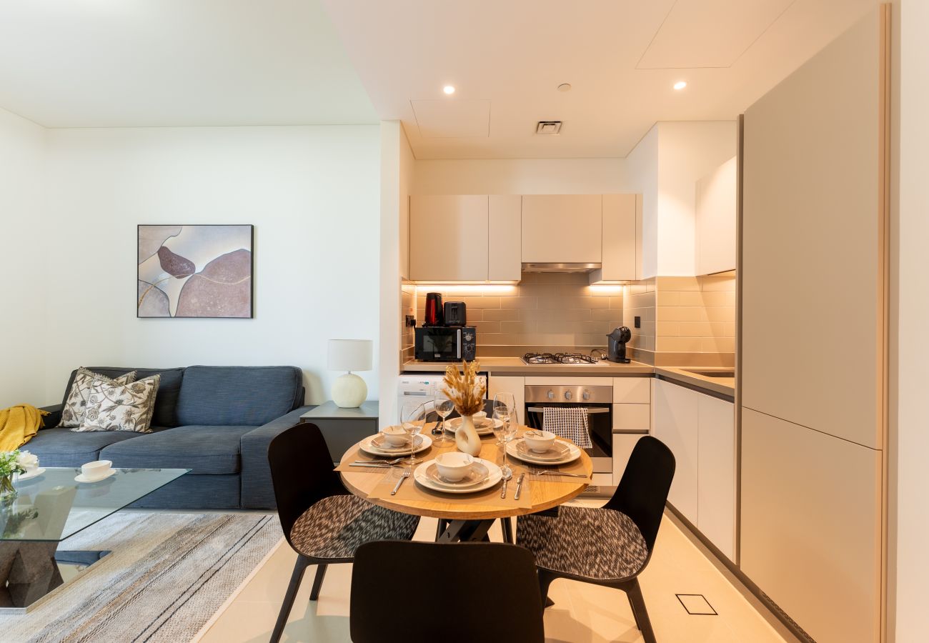 Apartment in Dubai - Beautiful 1 Bed in Sobha Creek Vista