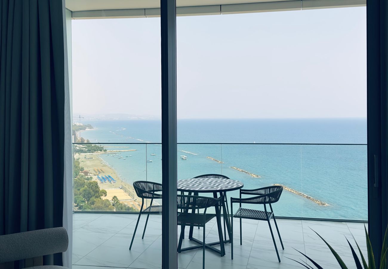 Apartment in Limassol - Luxury 1 Bed in Trilogy, Limassol Seafront