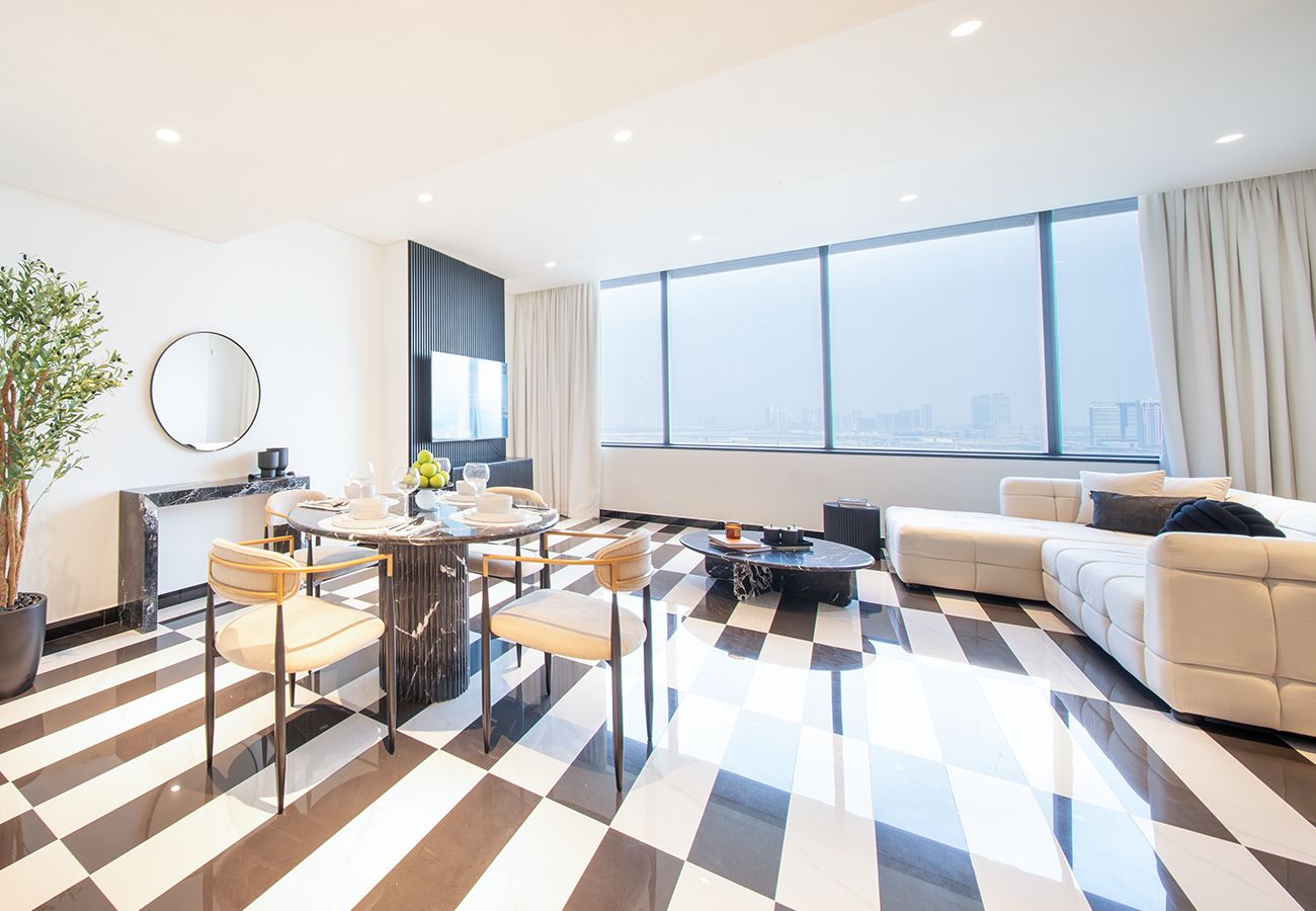 Apartment in Dubai - Luxury 1 Bed Apartment in Sky Gardens