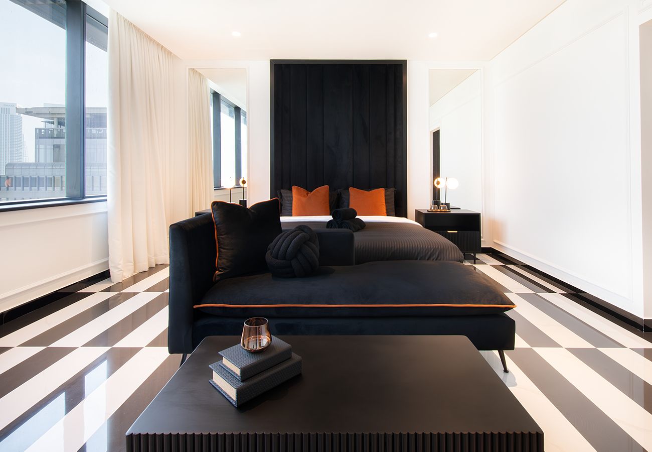 Apartment in Dubai - Luxury 1 Bed Apartment in Sky Gardens