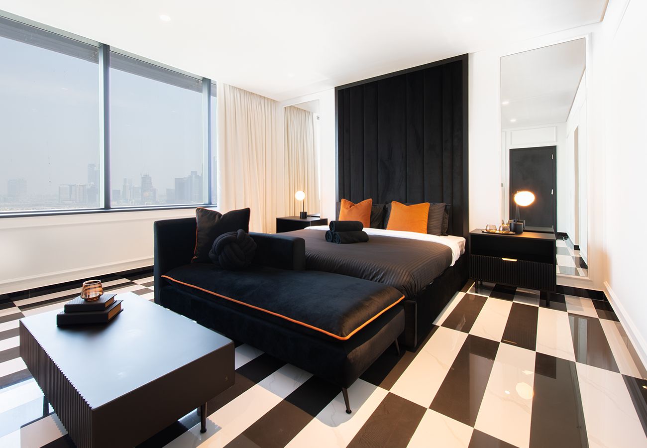 Apartment in Dubai - Luxury 1 Bed Apartment in Sky Gardens