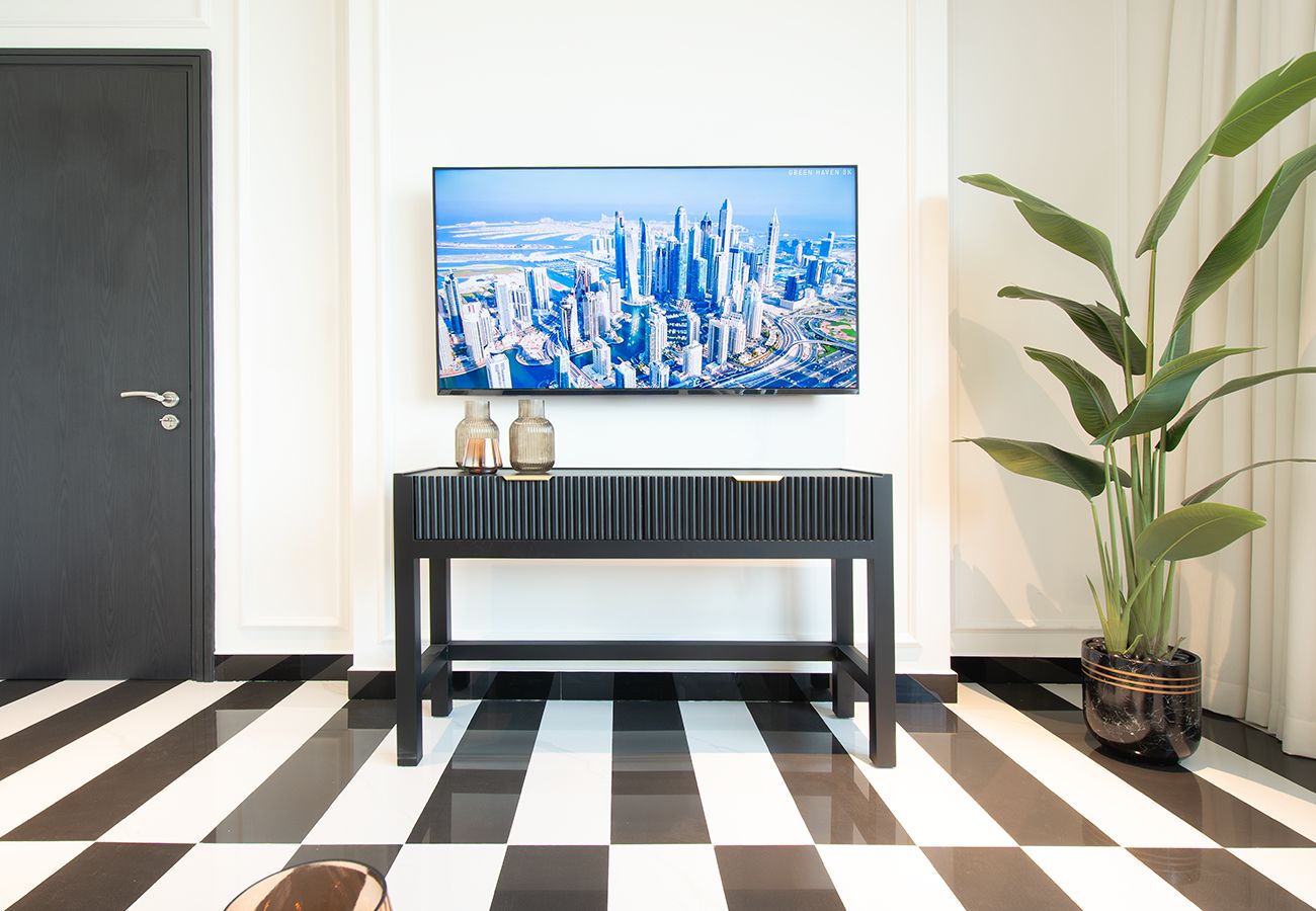 Apartment in Dubai - Luxury 1 Bed Apartment in Sky Gardens