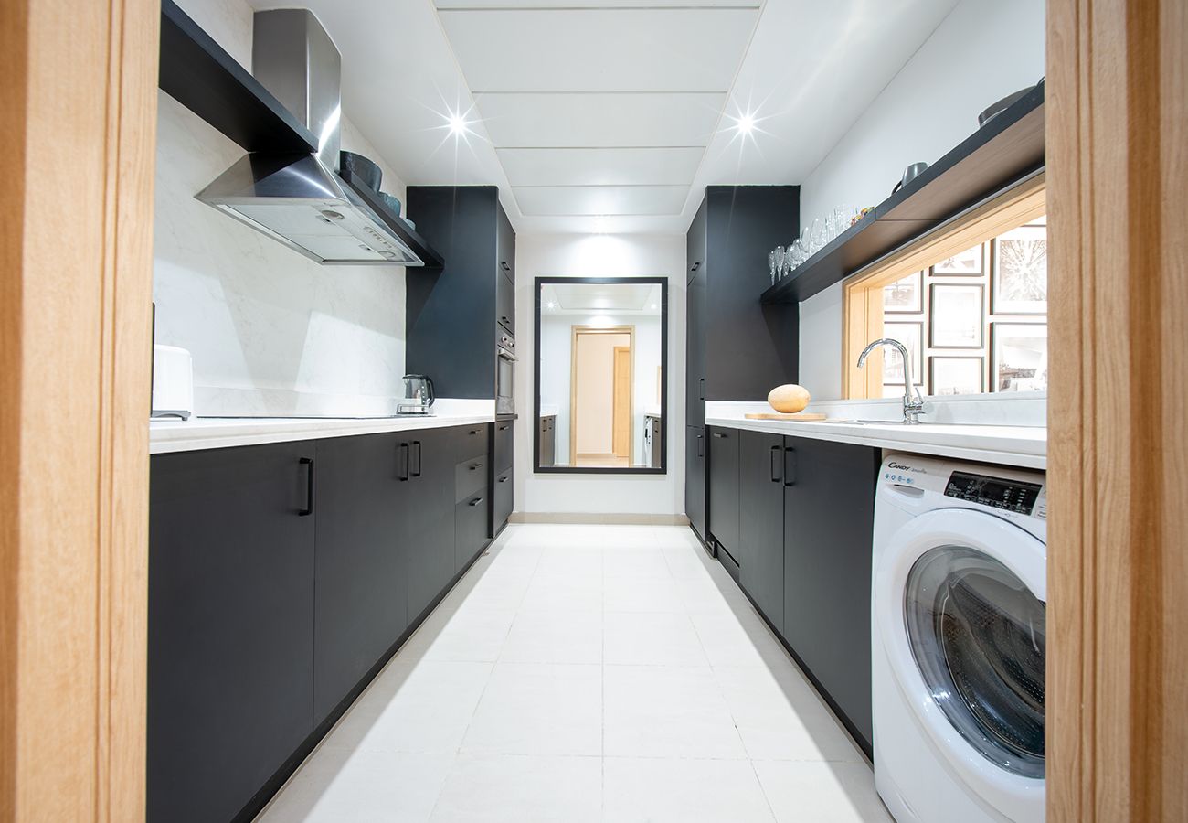 Studio in Dubai - Spacious Studio in Beauport Marina Promenade