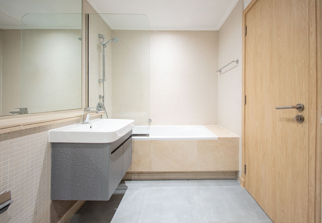 Studio in Dubai - Spacious Studio in Beauport Marina Promenade