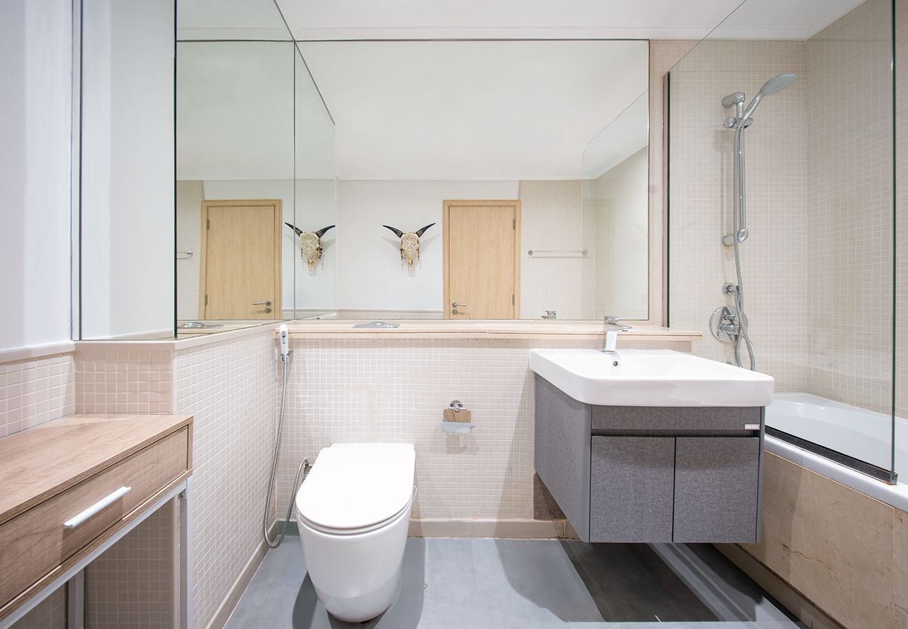 Studio in Dubai - Spacious Studio in Beauport Marina Promenade