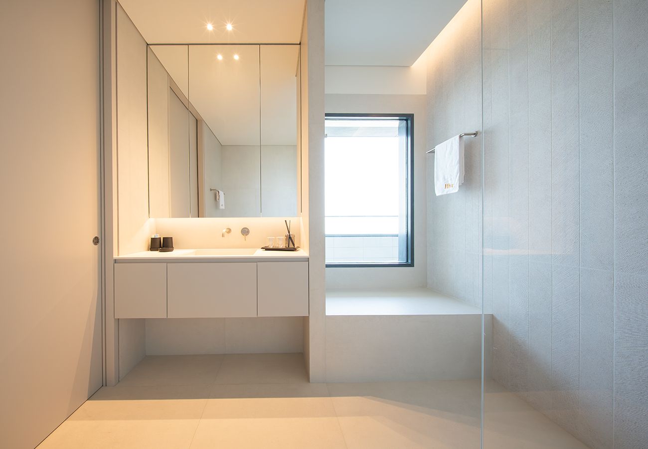 Apartment in Dubai - Luxury 2 Bed Apt in Index Tower DIFC