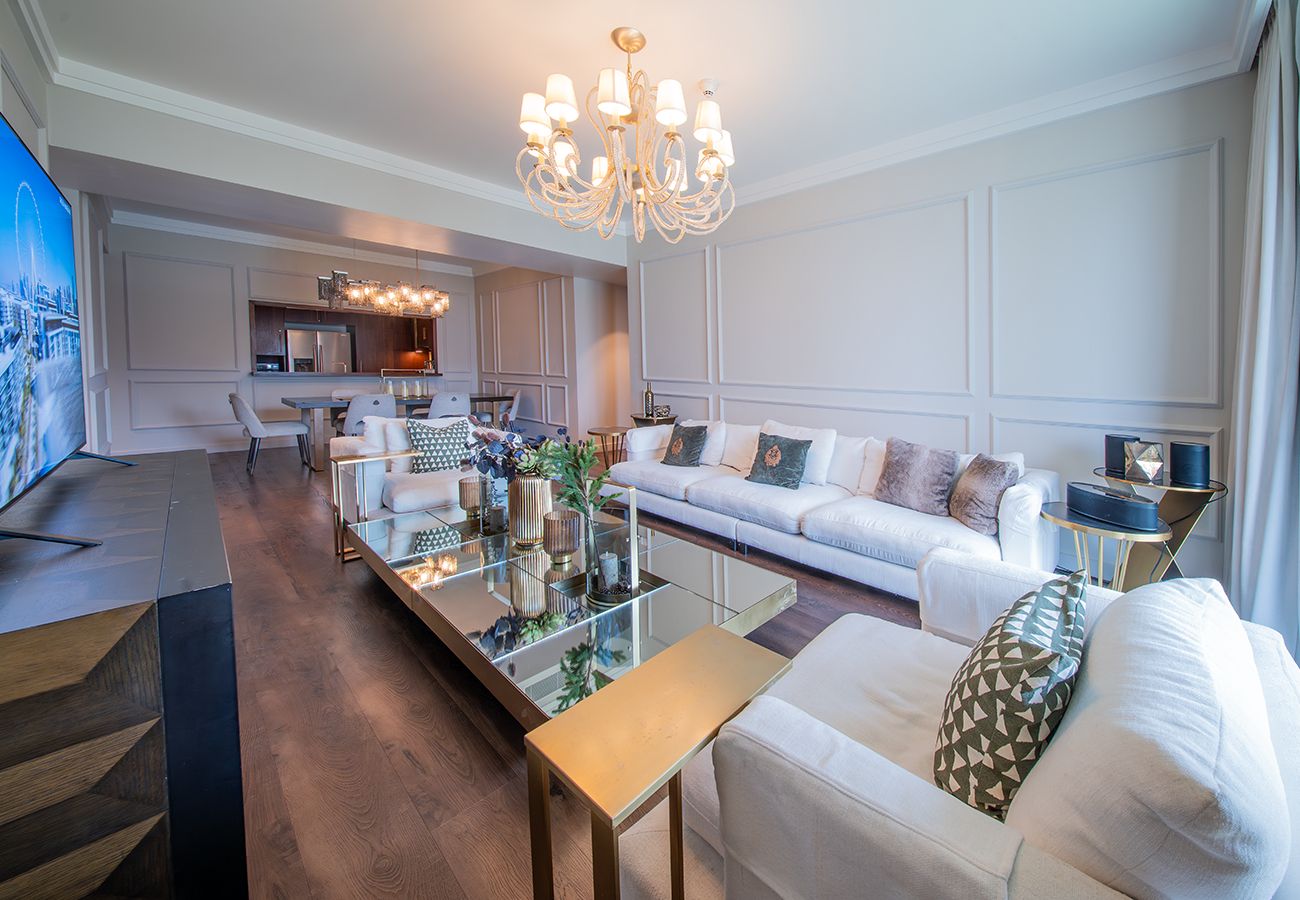 Apartment in Dubai - Luxury Apt 3 Bedroom+Maid Connected to Dubai Mall