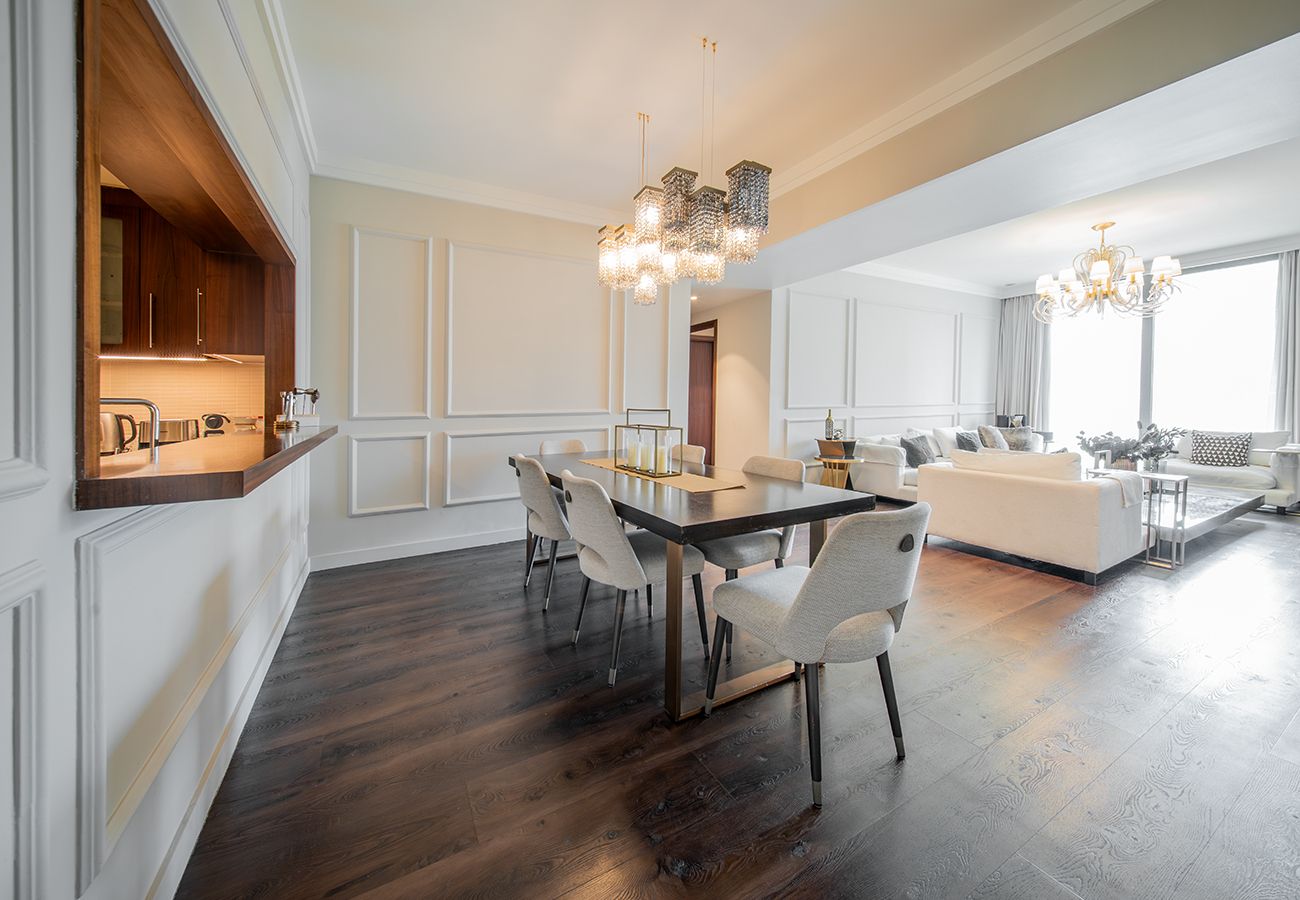 Apartment in Dubai - Luxury Apt 3 Bedroom+Maid Connected to Dubai Mall
