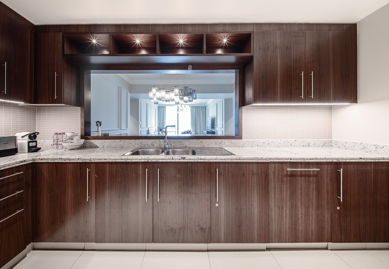 Apartment in Dubai - Luxury Apt 3 Bedroom+Maid Connected to Dubai Mall