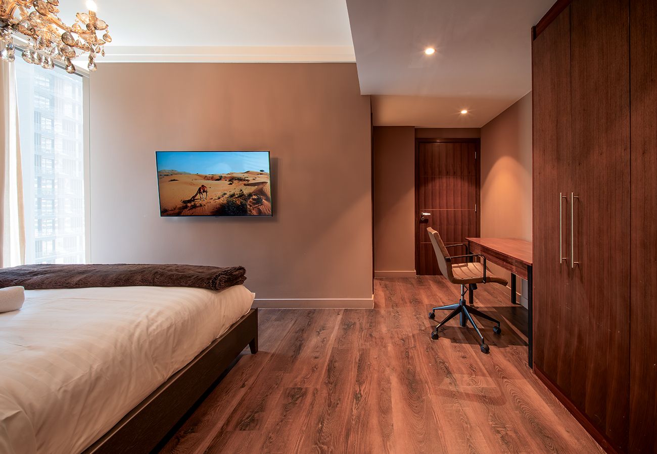 Apartment in Dubai - Luxury Apt 3 Bedroom+Maid Connected to Dubai Mall