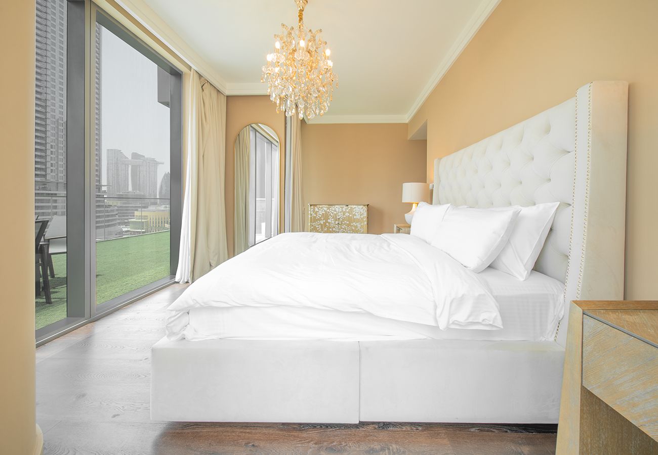 Apartment in Dubai - Luxury Apt 3 Bedroom+Maid Connected to Dubai Mall