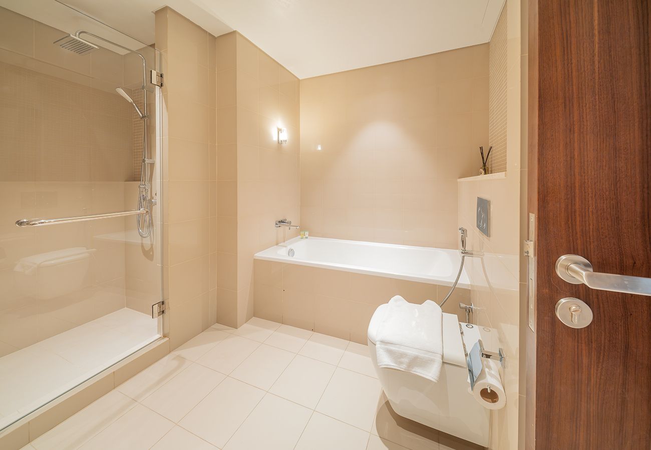 Apartment in Dubai - Luxury Apt 3 Bedroom+Maid Connected to Dubai Mall