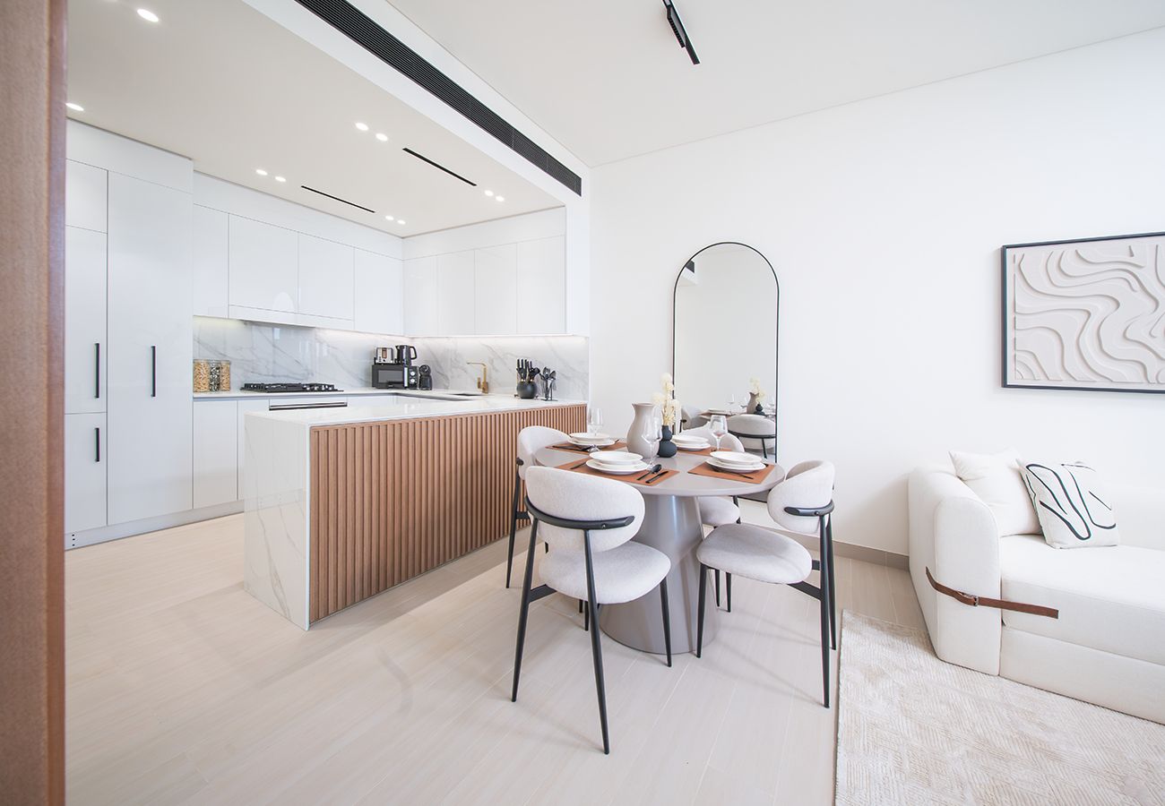 Apartment in Dubai - Beautiful 1 Bed in Binghatti Azure