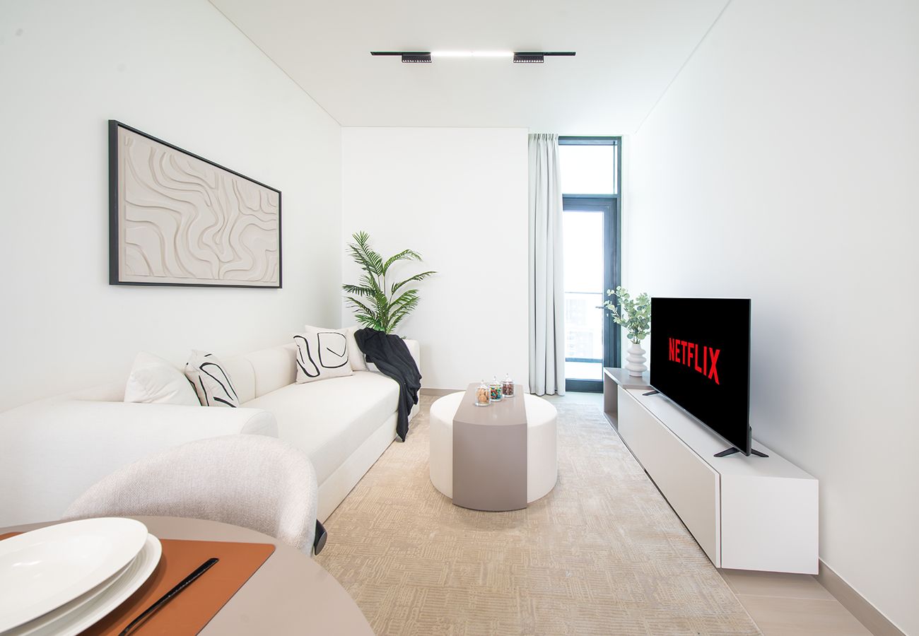 Apartment in Dubai - Beautiful 1 Bed in Binghatti Azure