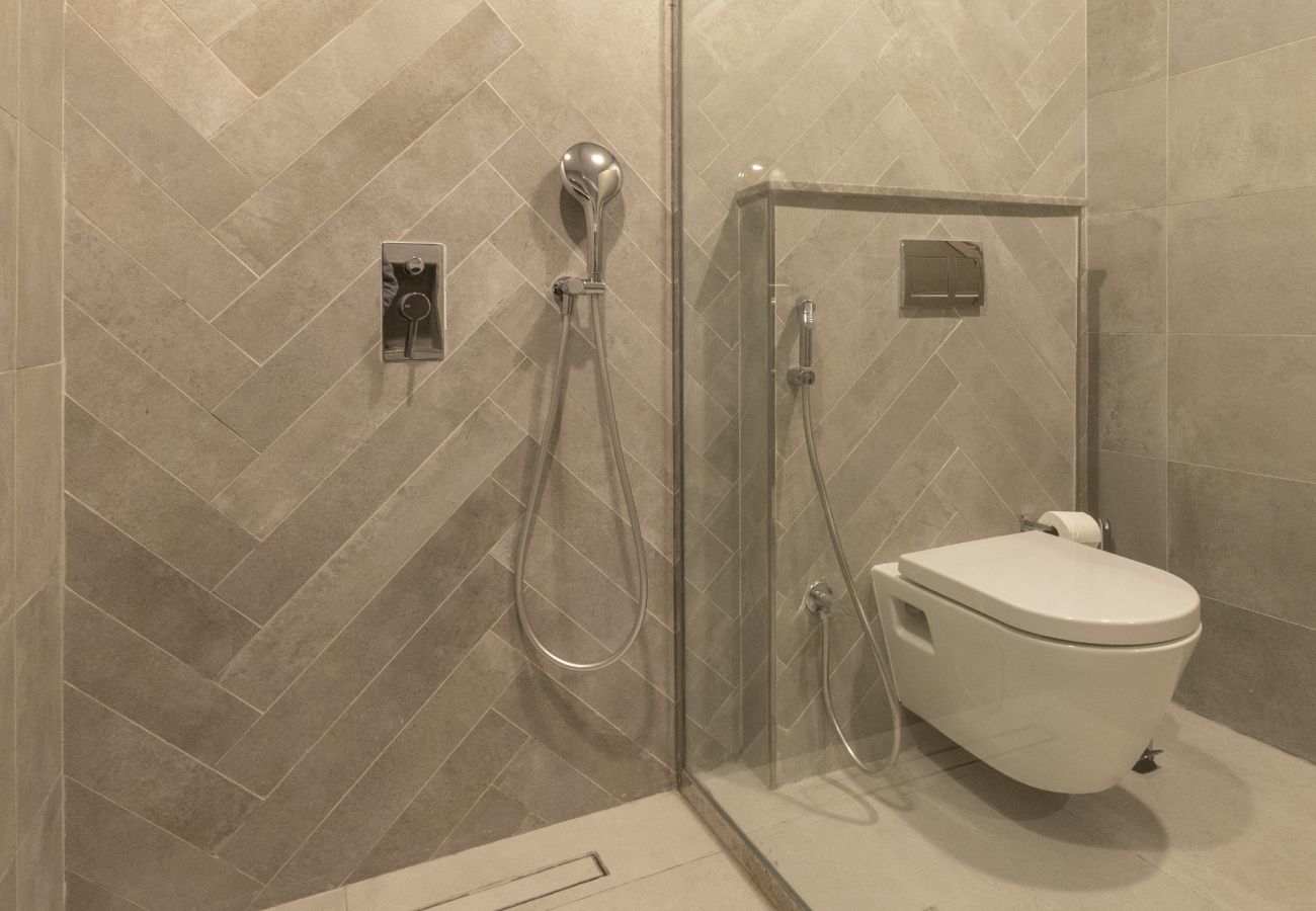 Apartment in Dubai - Stunning 2 Bed in La Riviera Azure JVC