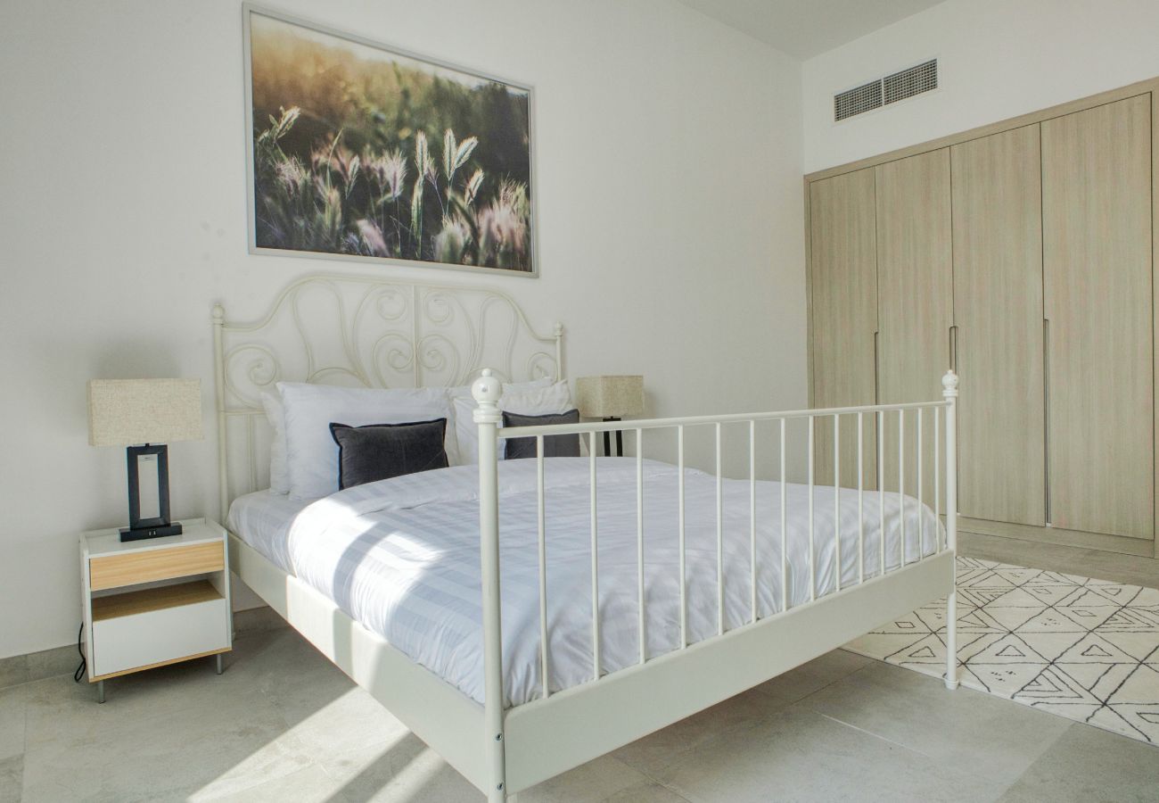 Apartment in Dubai - Stunning 2 Bed in La Riviera Azure JVC
