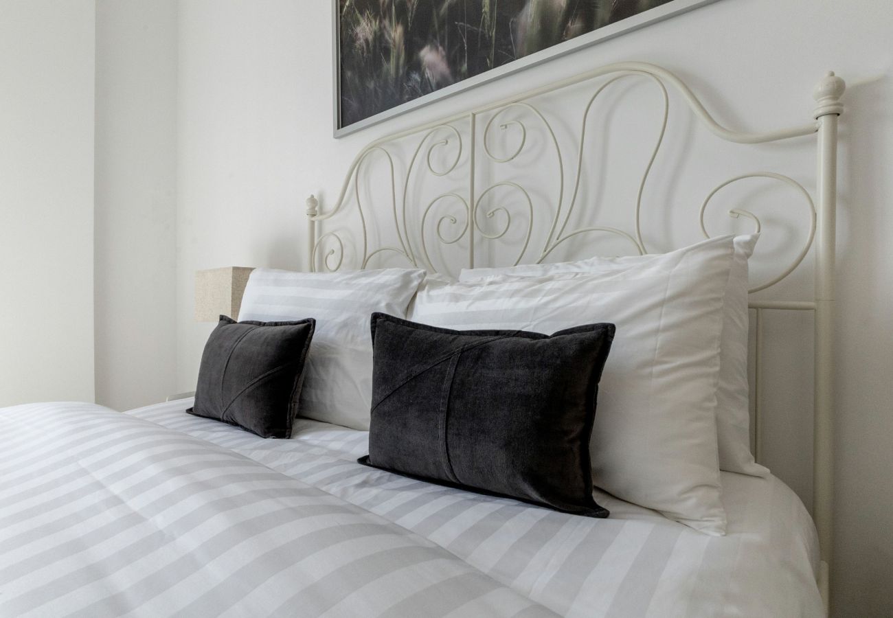 Apartment in Dubai - Stunning 2 Bed in La Riviera Azure JVC